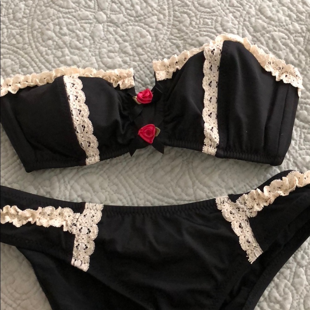 Betsy Johnson bikini